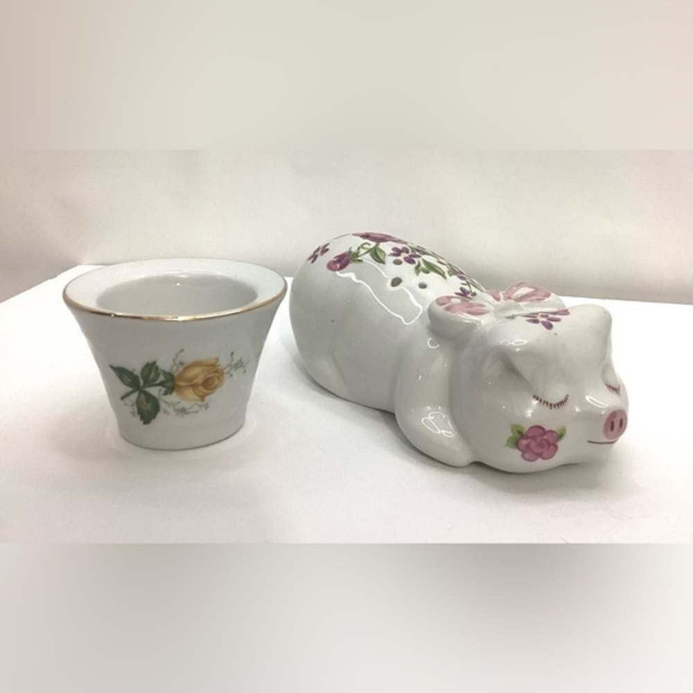 Vintage Porcelain Figurine Lot Vase - Pig with Flowers